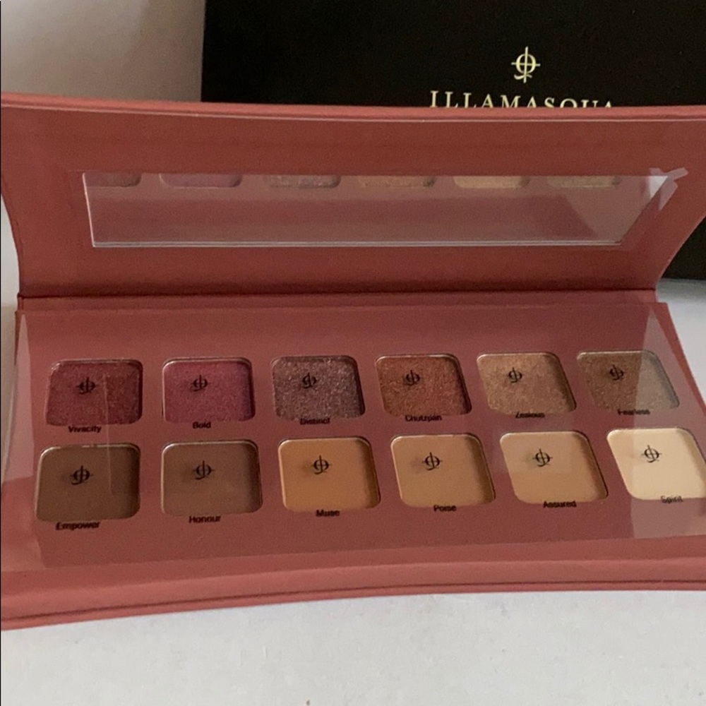 ILLAMASQUA Unveiled Artistry Palette $51 NIB